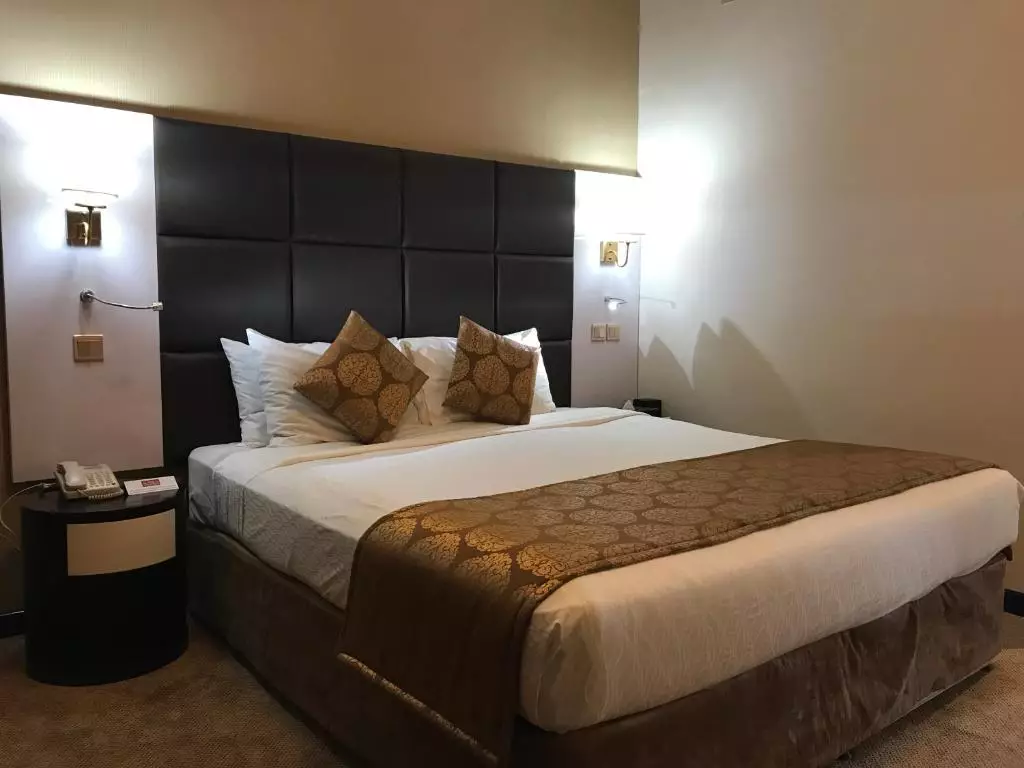 THE PARK HOTEL